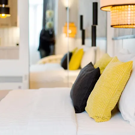 Heart Of The - Modern Comfort *