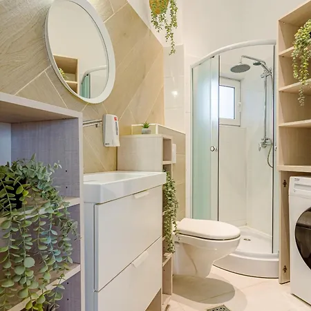 Heart Of The - Modern Comfort *