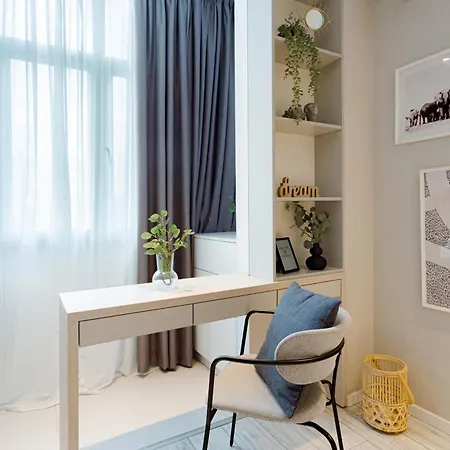 Apartment Heart Of The - Modern Comfort *