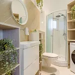 Heart Of The - Modern Comfort *
